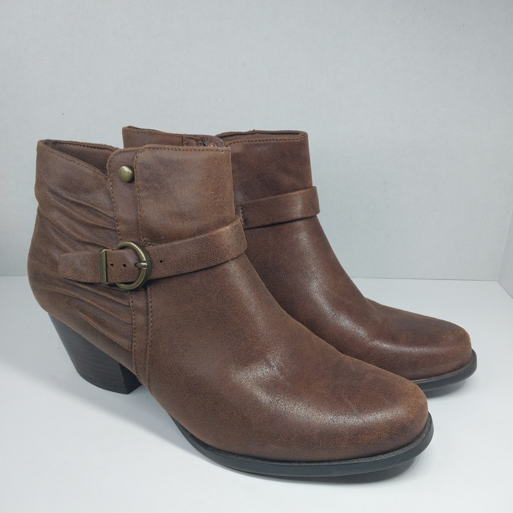 Baretraps Rudelle Size 11 M Vegan Leather Brown Chunky Heel Ankle Boots Shoes